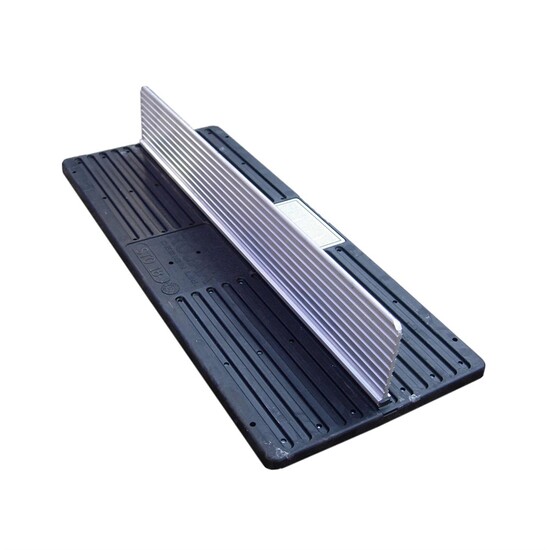ANTI-SLIP LADDER DEVICE