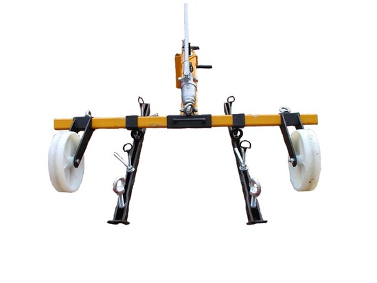 MANHOLE COVER LIFTER