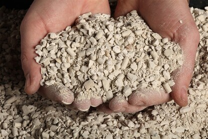 Oil Spill Granules - Industrial Clay - White